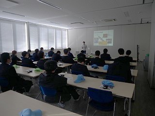 専修大学北上高等学校自動車科2年生