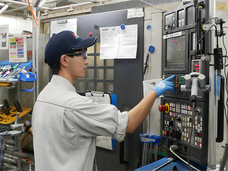 製造技術職　仕事の様子