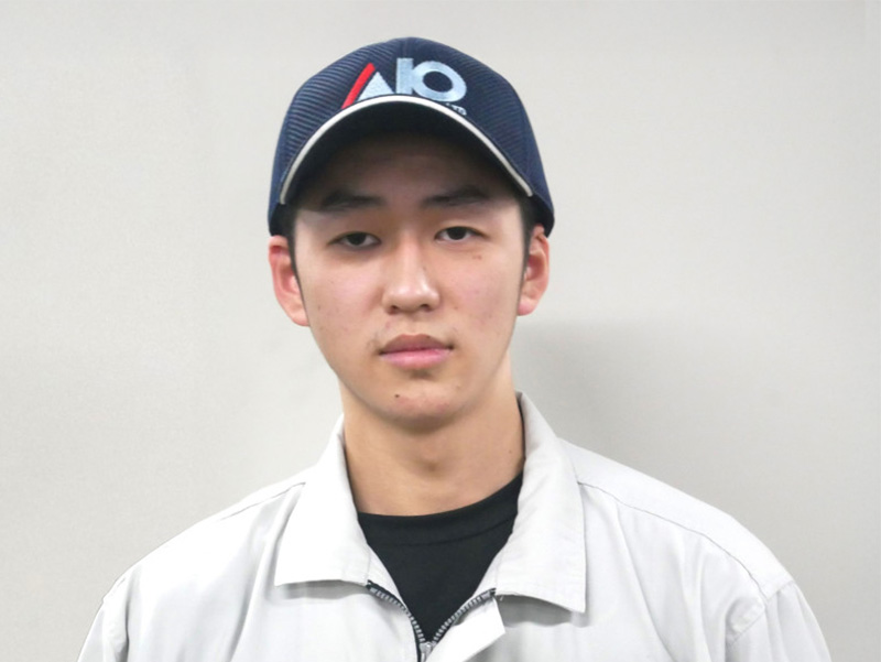 製造技術職　若手社員の顔写真